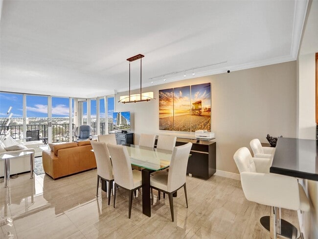 Photo - 521 N Riverside Dr Unit 1209