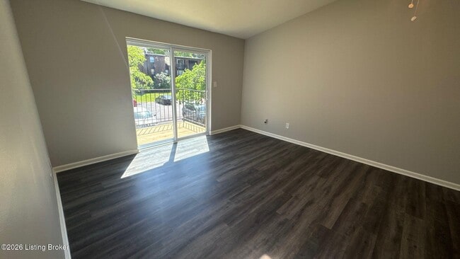 Photo - 6512 Six Mile Ln