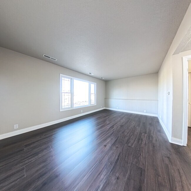 Photo - Newly updated 3 bedroom 1.5 bathroom-located in Adel