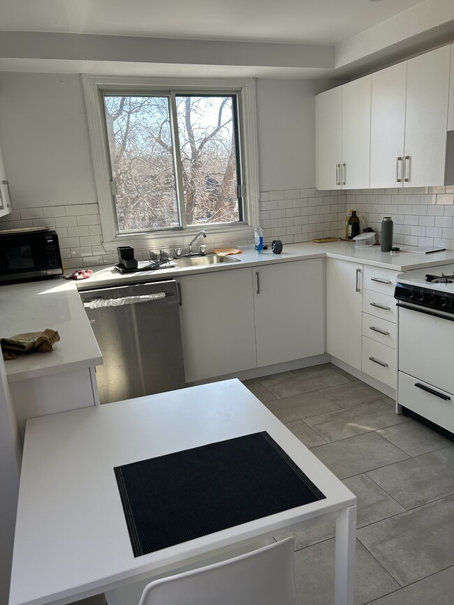 Photo - 3760 Ave Saint-Kevin Unit 5