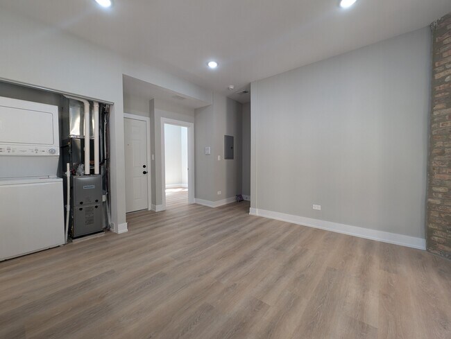 Photo - 421 W Belden Ave Unit 1