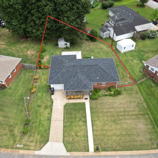 Photo - 128 N Leland Dr
