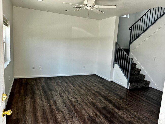 Photo - 1328 S Santa Fe St Unidad 1328 S Santa Fe St #102