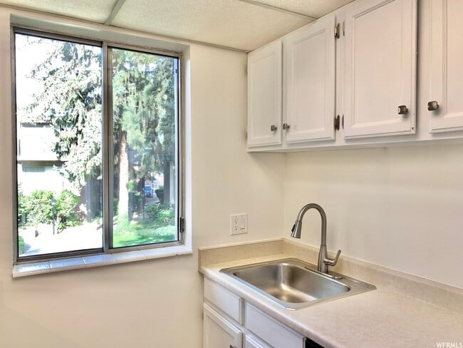 Photo - 4860 S Highland Cir Unidad Apt 3
