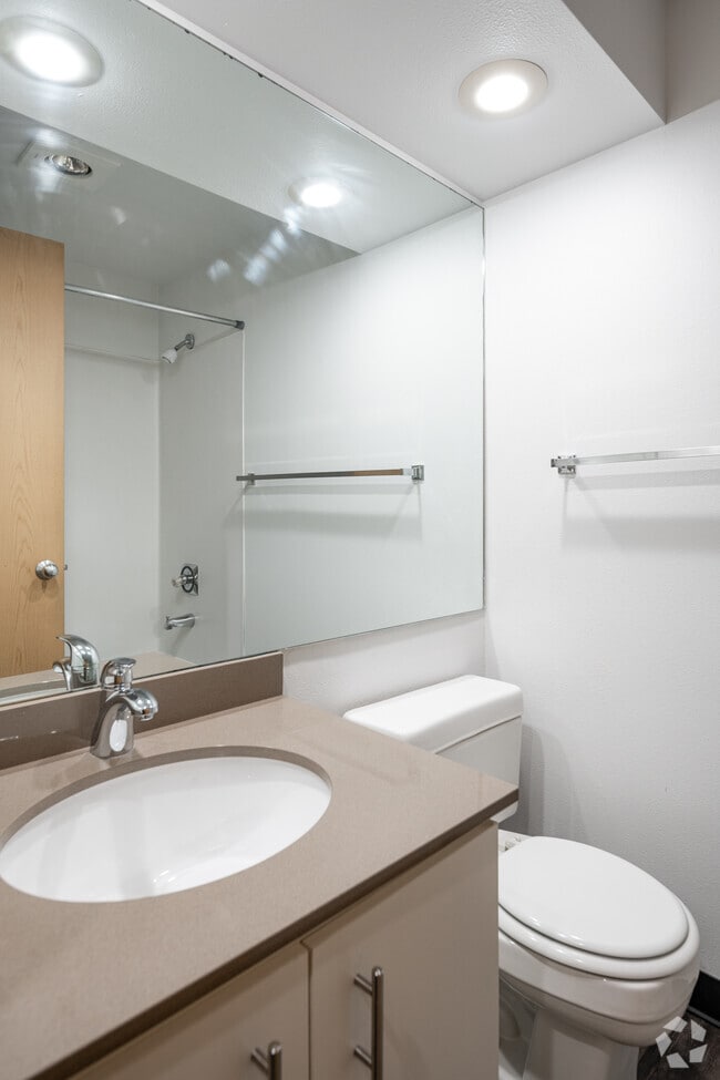 Photo - Interlake Place
