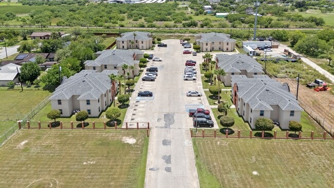 Building Photo - Luxury Apartments