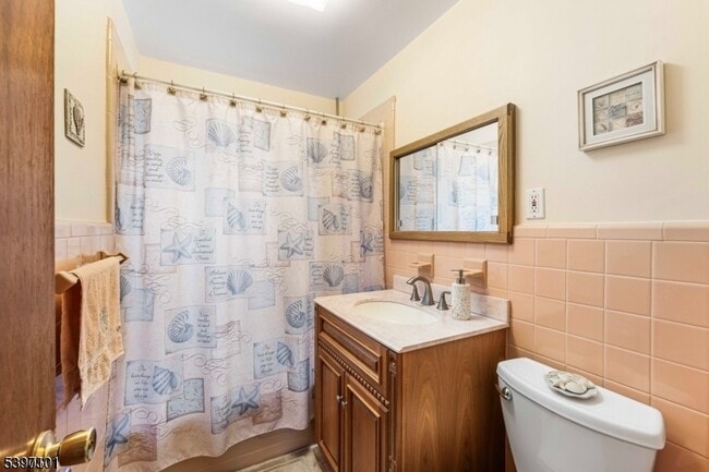 Building Photo - 827 Hobson St Unit 2