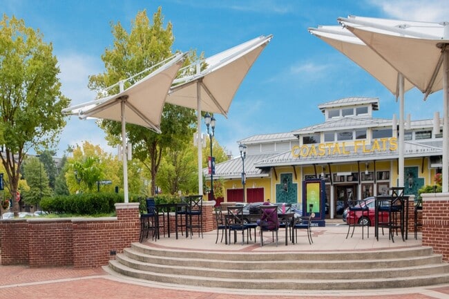 Te encantarán todos los fantásticos destinos de compras y restaurantes cercanos.