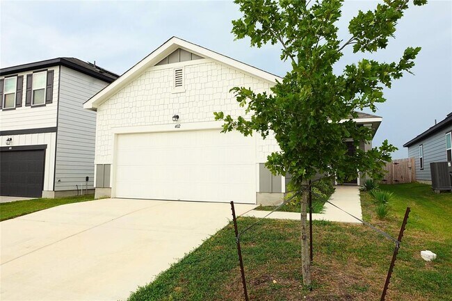 Photo - 402 Plateau St