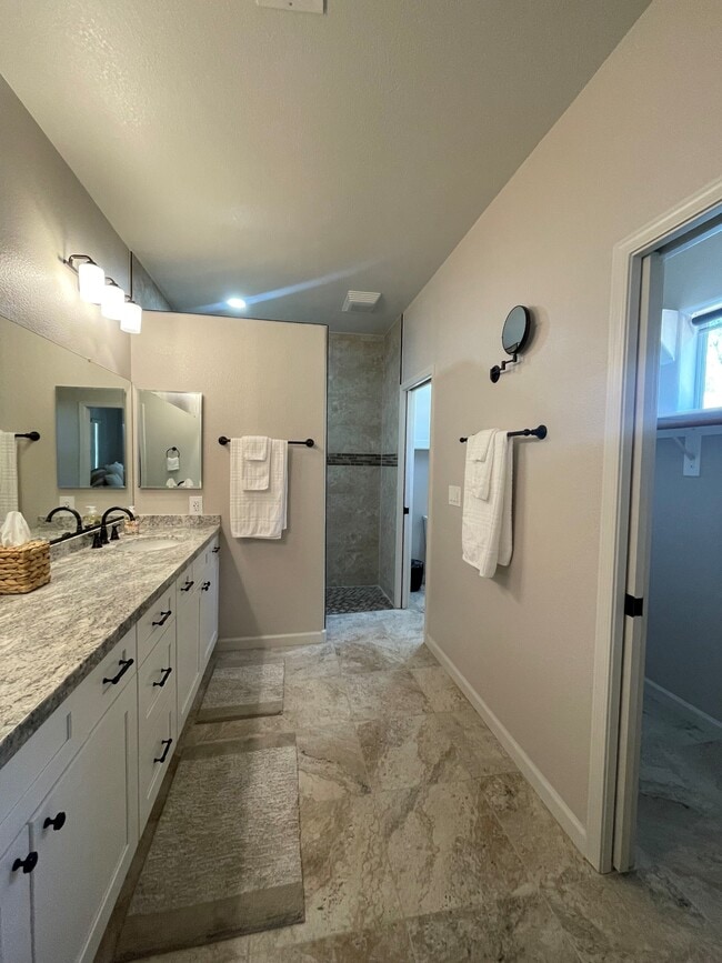 Photo - 5675 Hole in 1 Dr