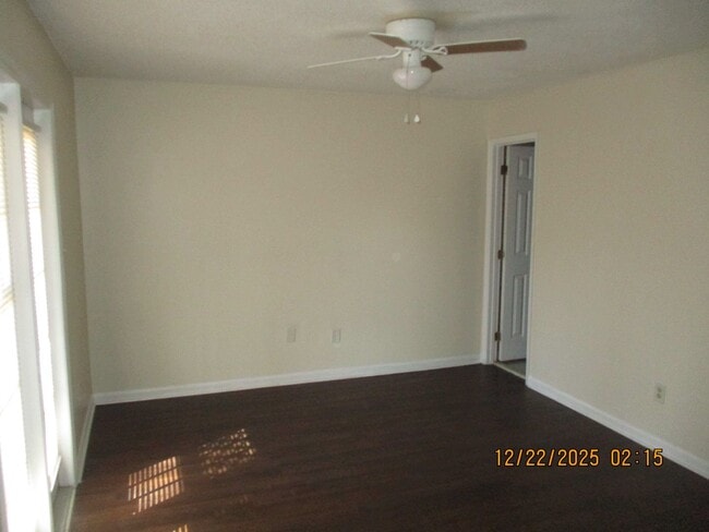 Photo - 2110 Lennox St