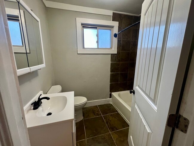 Photo - 307 W South St