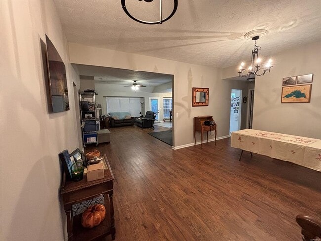 Photo - 1136 Hallwood Ln