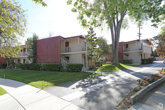 Photo - Conejo Park Apartments