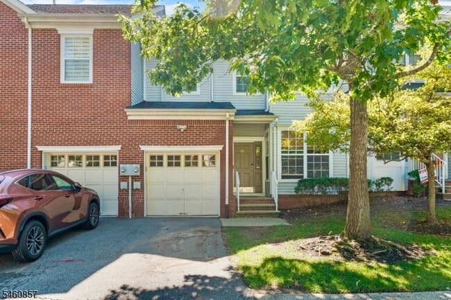 Photo - 111 Cardigan Ct