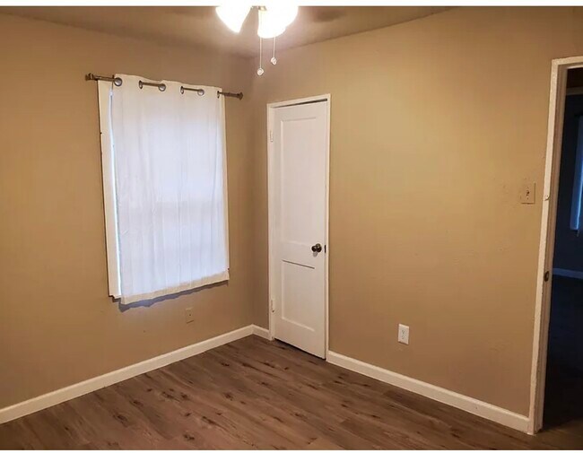 Photo - 5131 Lyndhurst Dr