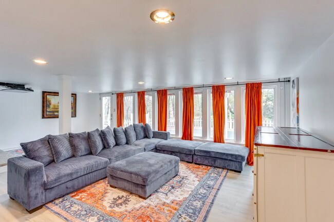 Photo - 4922 Westbranch Hwy