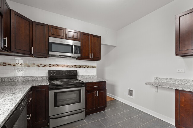 Photo - 3641 W Dickens Ave Unidad 2B