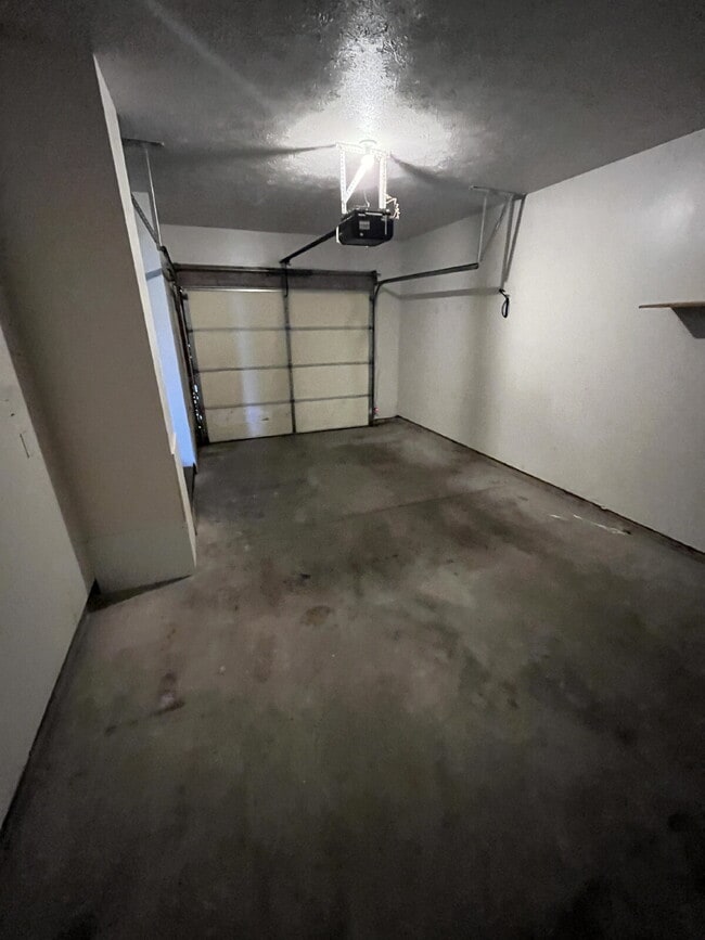 307 Onyx Dr