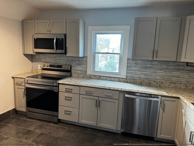 3774 Lake Ave Unit Upper