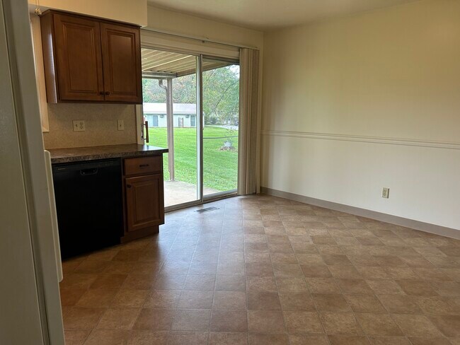 Photo - 108 Oak Rd