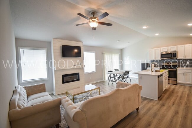 Photo - 3 Bedroom 2 Bath Home in Clive / Waukee School District