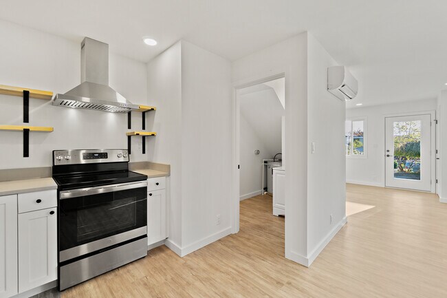 Photo - 2016 S Ingersoll Pl