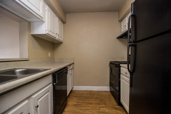 Lofts Kitchen - 060 Lofts