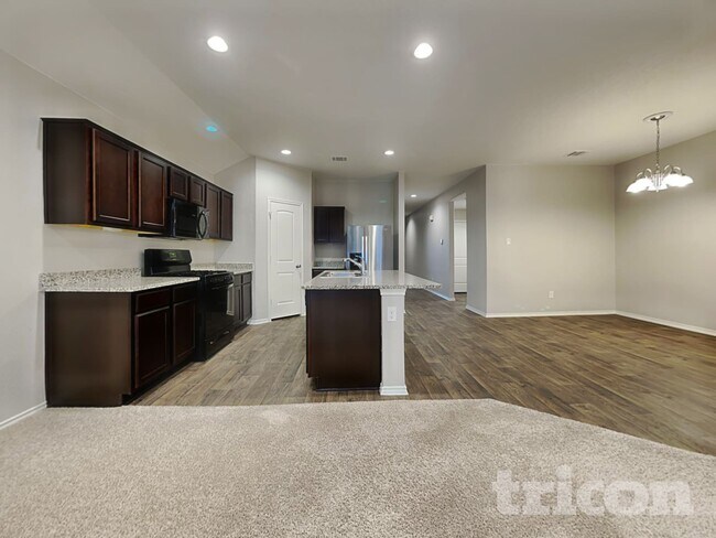 Photo - 1016 Adler Way