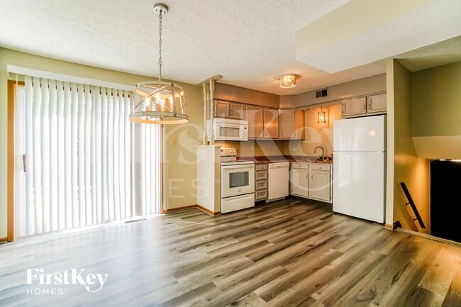 Photo - 627 Presidential Way