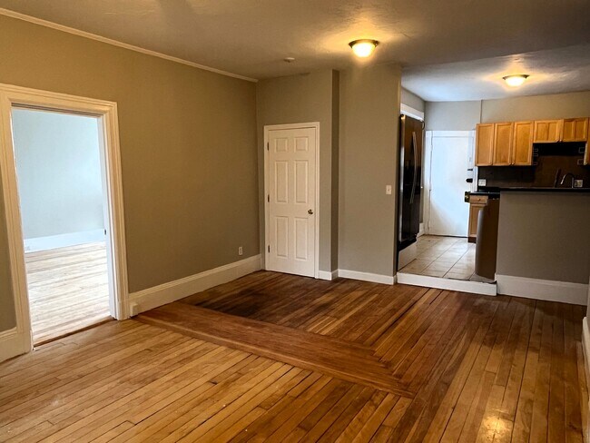 Photo - 10 Glenville Ave Unit 3