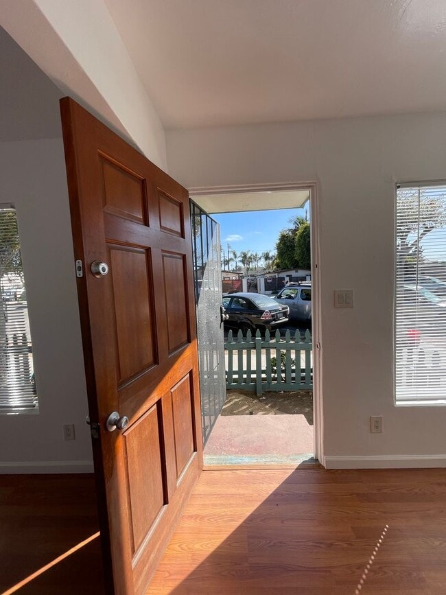 Photo - 5038-5040 Voltaire St. Unit 5038