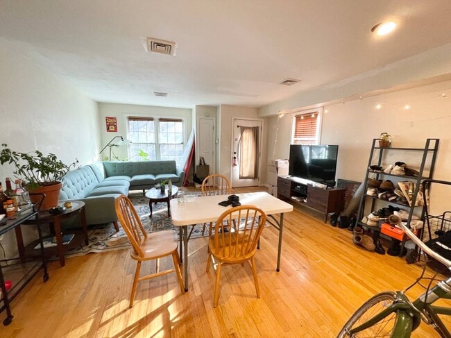 Photo - 6 Harleston St