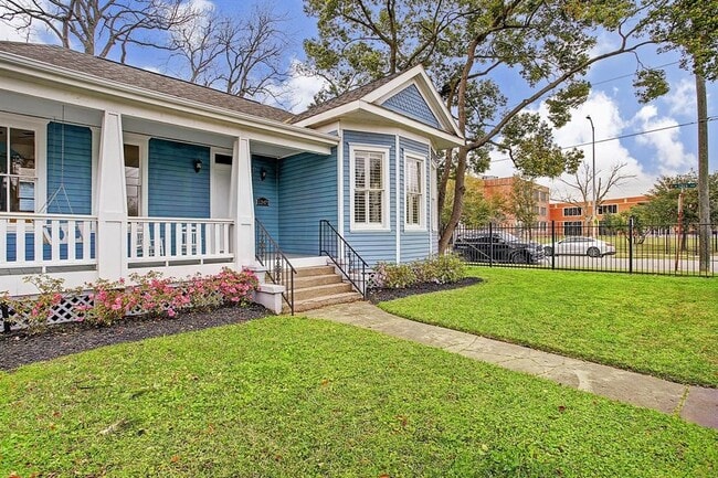 Photo - 1247 Oxford St Casa