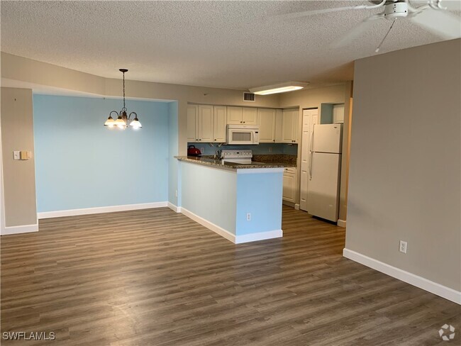 Building Photo - 1250 Wildwood Lakes Blvd Unit 101 Rental