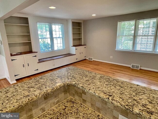 Photo - 705 Pomona Ave