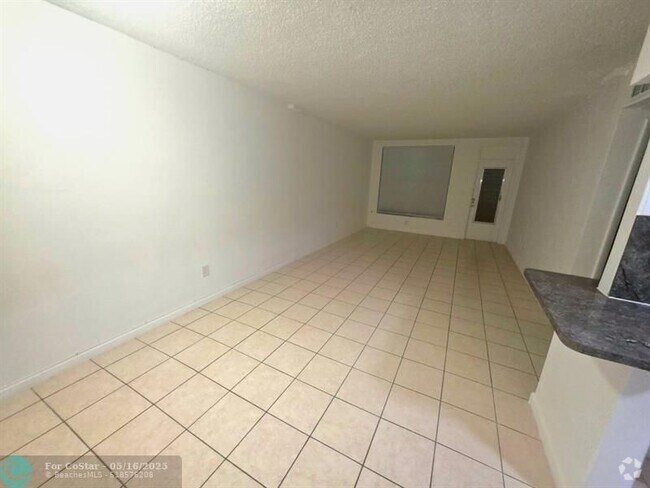 Building Photo - 1150 Euclid Ave Unit 208 Rental