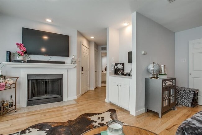 Building Photo - 3100 Cole Ave Unit ID5584.5