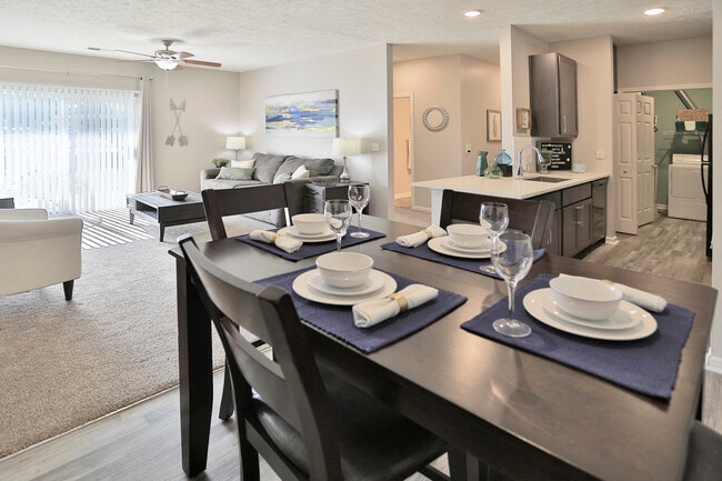 Photo - Emerald Lakes