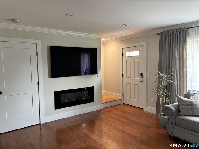 Photo - 80 Lawn Ave Unit 13