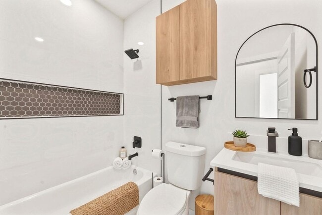 Photo - 200 S Cynthia St Unit C