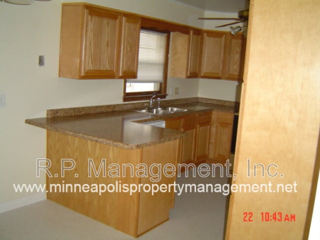 Photo - 990 Transit Ave