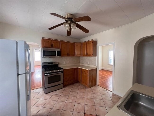 Building Photo - 15 5th St Unit 1