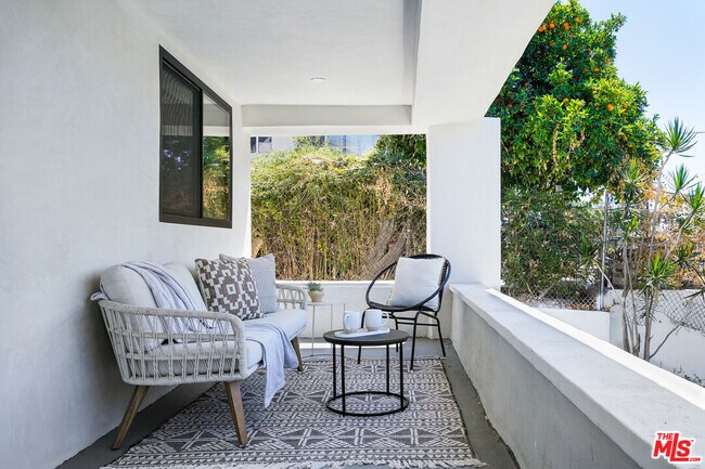 Photo - 976 Hyperion Ave