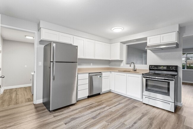 Building Photo - 1365CEDA Unit 4