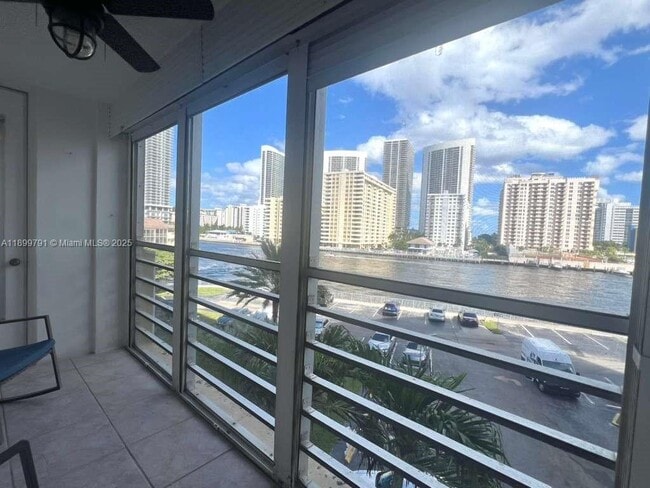 Building Photo - 100 Golden Isles Dr Unit 406