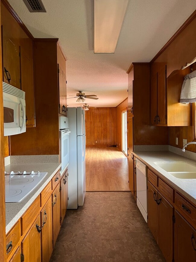 Photo - 102 Victoria Dr