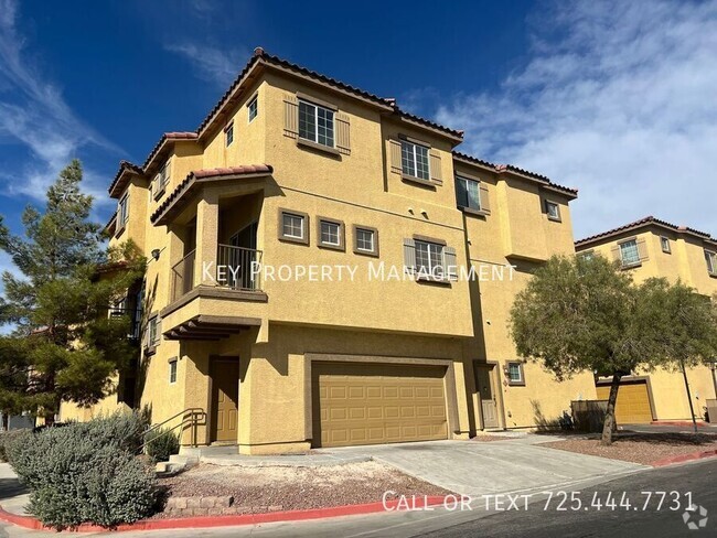 Building Photo - TRI-LEVEL 3 BEDROOM, 2.5 BATH TOWNHOME IN ... Unit #5