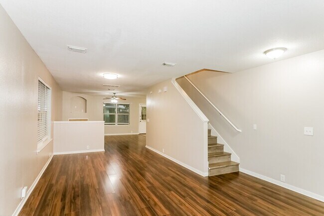 Photo - 17411 Hoover Gardens Dr