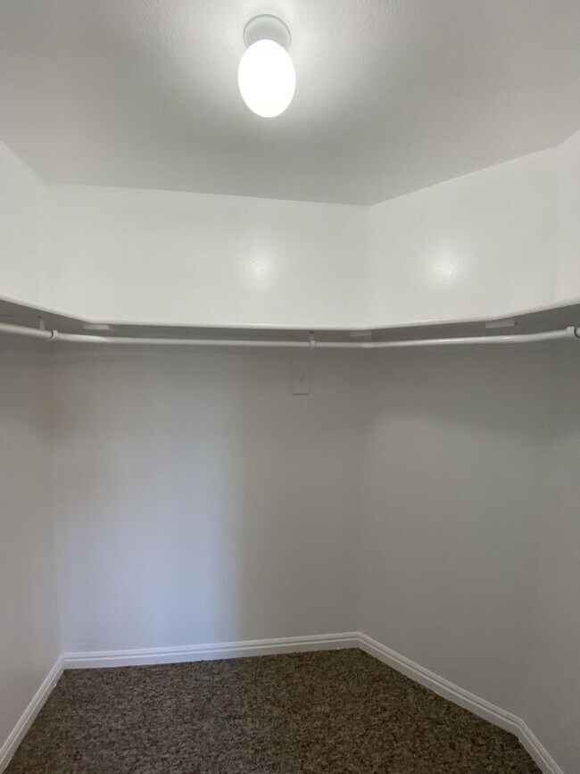 Photo - 1556 Talon Dr